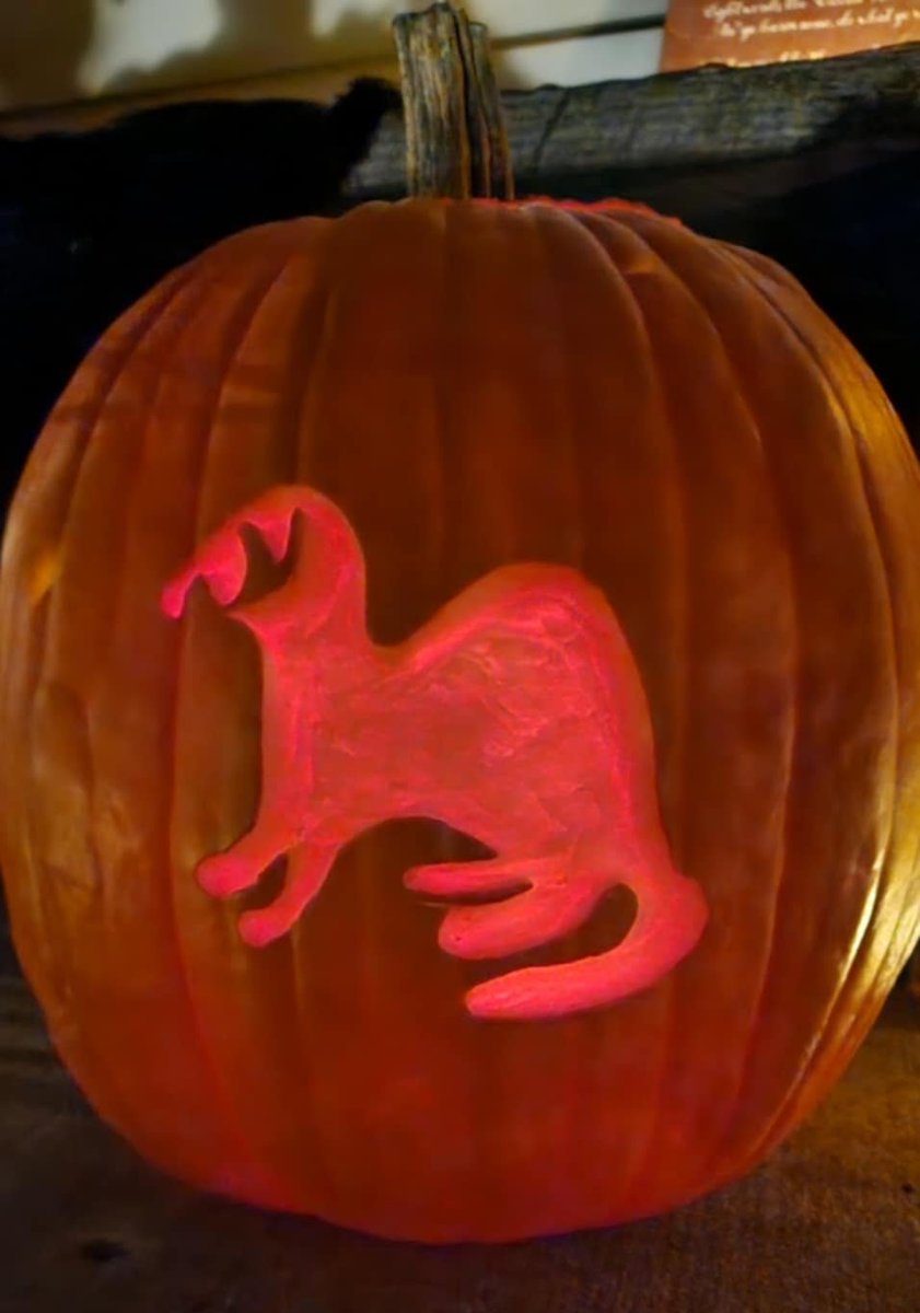 IAM8ull's tweet image. Pumpkin Carving with @WoWMerixxa 2025 3 of 3