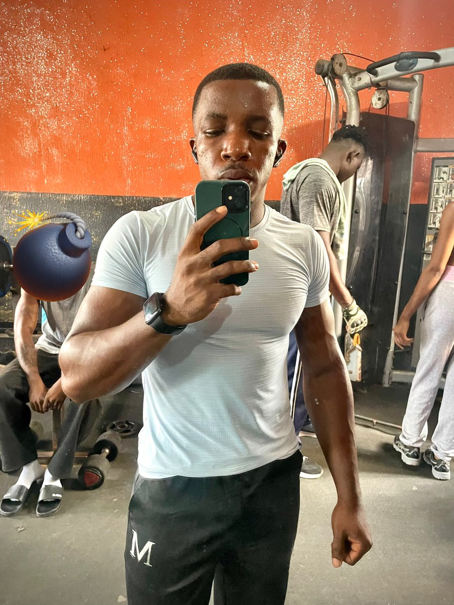 arinze_dev's tweet image. Seeing me for the first time?
This is what I’m all about..
I write code 💻
&
I work out.
Code for the mind 🧠
Iron for the body 💪.
and you?
#code #tech #web #gym
