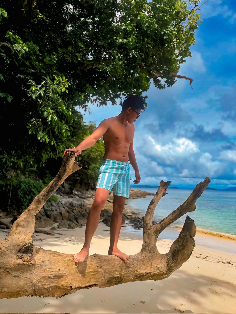 ruyronqs's tweet photo. Barefoot stories and salt air. https://t.co/DeMwgMJEAs