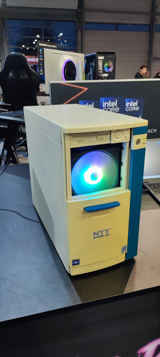 Kiedy nie jesteś zbyt piękny, ale masz bogate wnętrze... Zupełnie jak ja 😆
#pga #pga2025 <a href="/PoznanGameArena/">Poznań Game Arena</a>