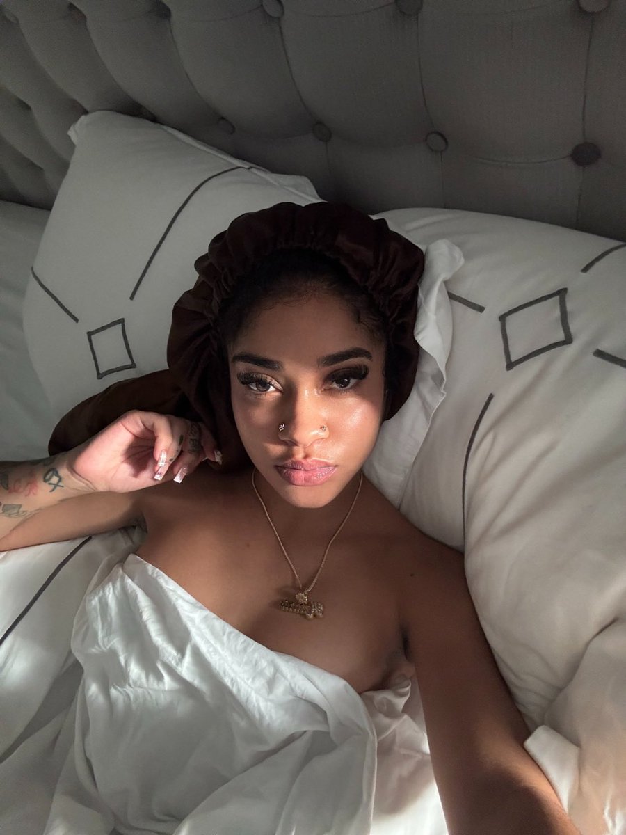 doyin_koyinsola's tweet photo. Woke up pretty 😍 https://t.co/fAnLEbQ7l7