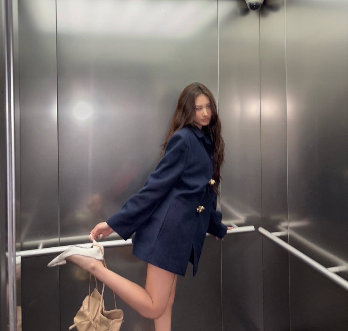 moevvd's tweet image. queen