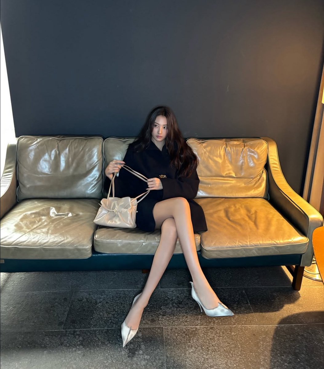 moevvd's tweet image. queen