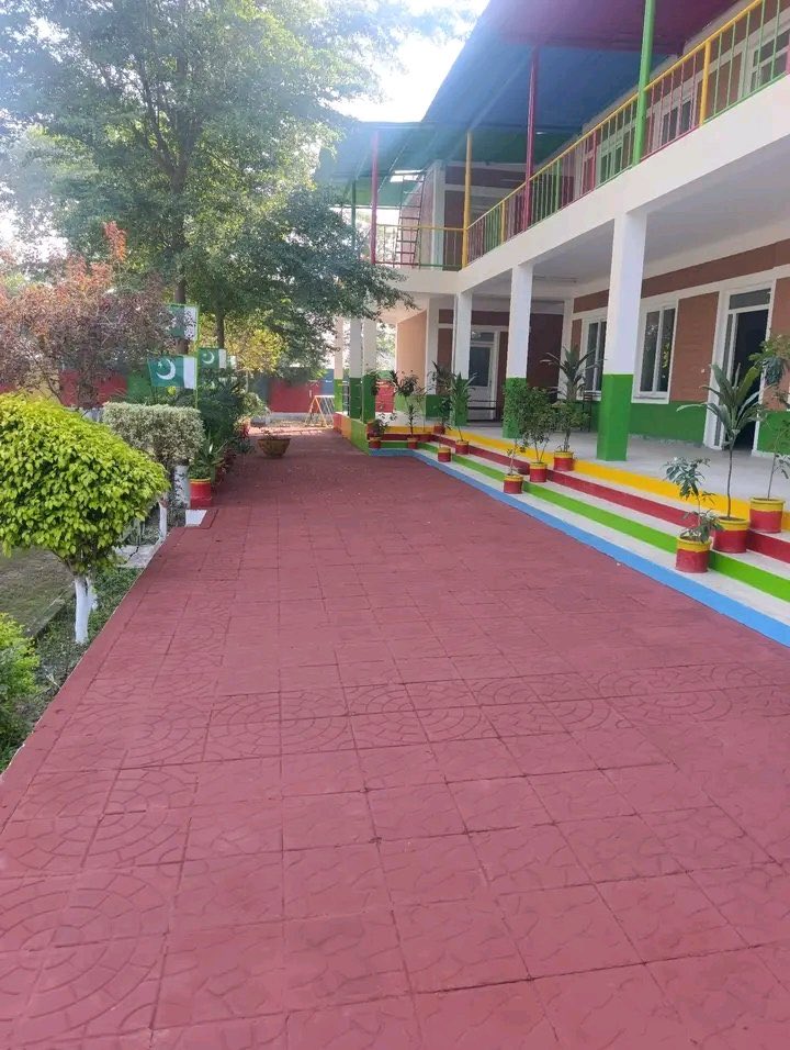 سرکاری اسکولوں کا نیا چہرہ ! 

یہ ہے گورنمنٹ ہائی اسکول چکی فائق، منچن آباد جو آج کسی ماڈرن پرائیویٹ اسکول سے کم نہیں لگتا 👏
تعلیم کے شعبے میں انقلاب لانے پر خراجِ تحسین <a href="/RanaSikandarH/">Rana Sikandar Hayat</a> اور وزیراعلیٰ پنجاب <a href="/MaryamNSharif/">Maryam Nawaz Sharif</a> کو،
جنہوں نے سرکاری اسکولوں کو واقعی پڑھنے کے قابل بنا دیا