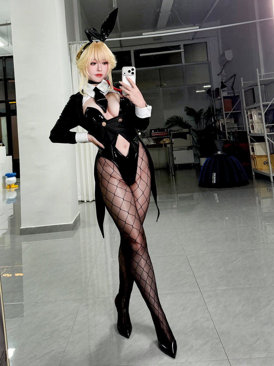 拍了爱德特务兔~🐰🖤

#エージェントバニー #エード 
#nikke #NIKKEcosplay https://t.co/krRclinGJ5