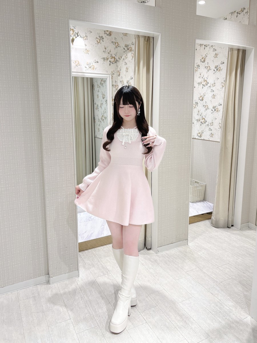 evelyn横浜店 ⋆.🎀𝐜𝐨𝐦𝐢𝐧𝐠 𝐬𝐨𝐨𝐧🎀.⋆ ♡リボンラメニットOP