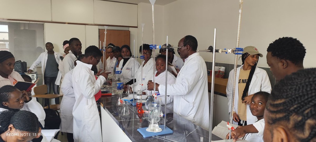 hiphzim's tweet image. Hands-on learning in action! Our LabTech students diving into experiments, gaining practical skills and applying theoretical knowledge. Learning by doing! 

#januaryintake2026 #schoolofhealthtechnologies#LabTech #HIPH #PracticalLearning #hiphbulawayo #hiphgweru #schoolofnursing