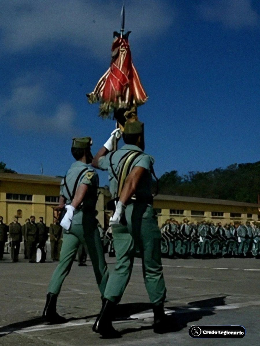 #BuenosDías 

Disciplina y el patriotismo, sencillos ejemplos y certeras frases le dan amenidad y la hacen atractiva por sus conceptos y expresión. 

En síntesis es una exaltación de los ideales militares, muy ceñida y esquemáticamente iniciales para La #Legion.