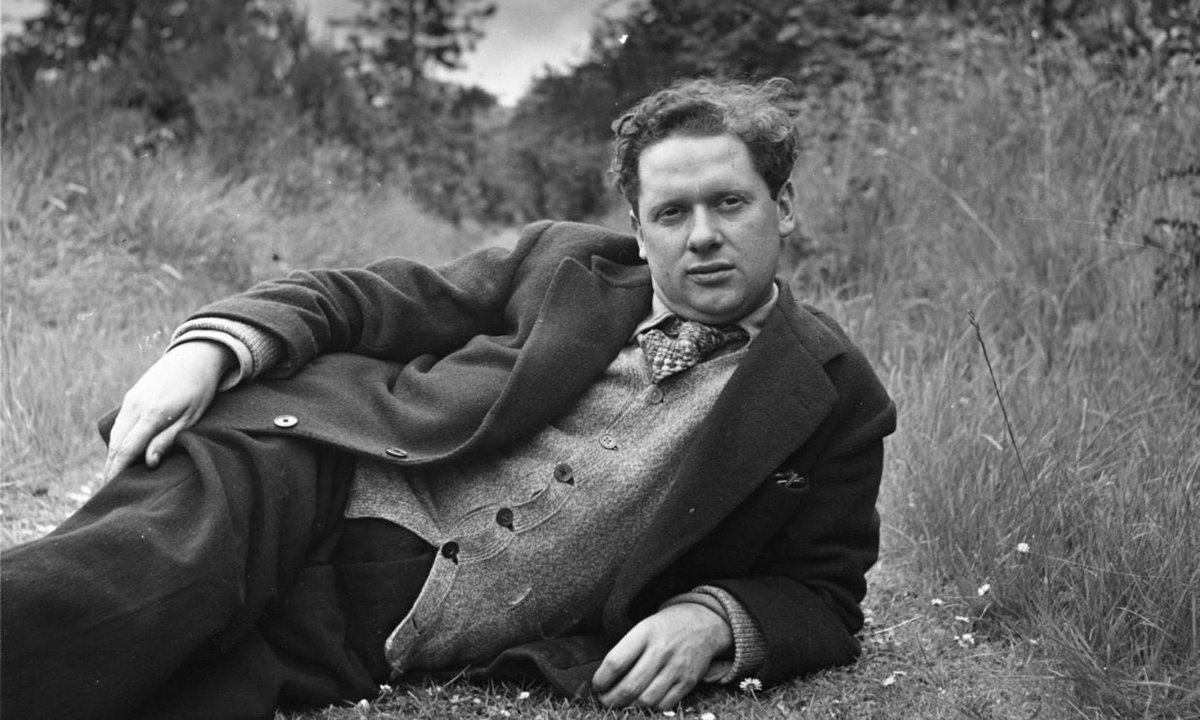 IanCallaway352's tweet image. “And I rose in rainy Autumn and walked abroad in a shower of all my days”. #DylanThomas born today 1914.