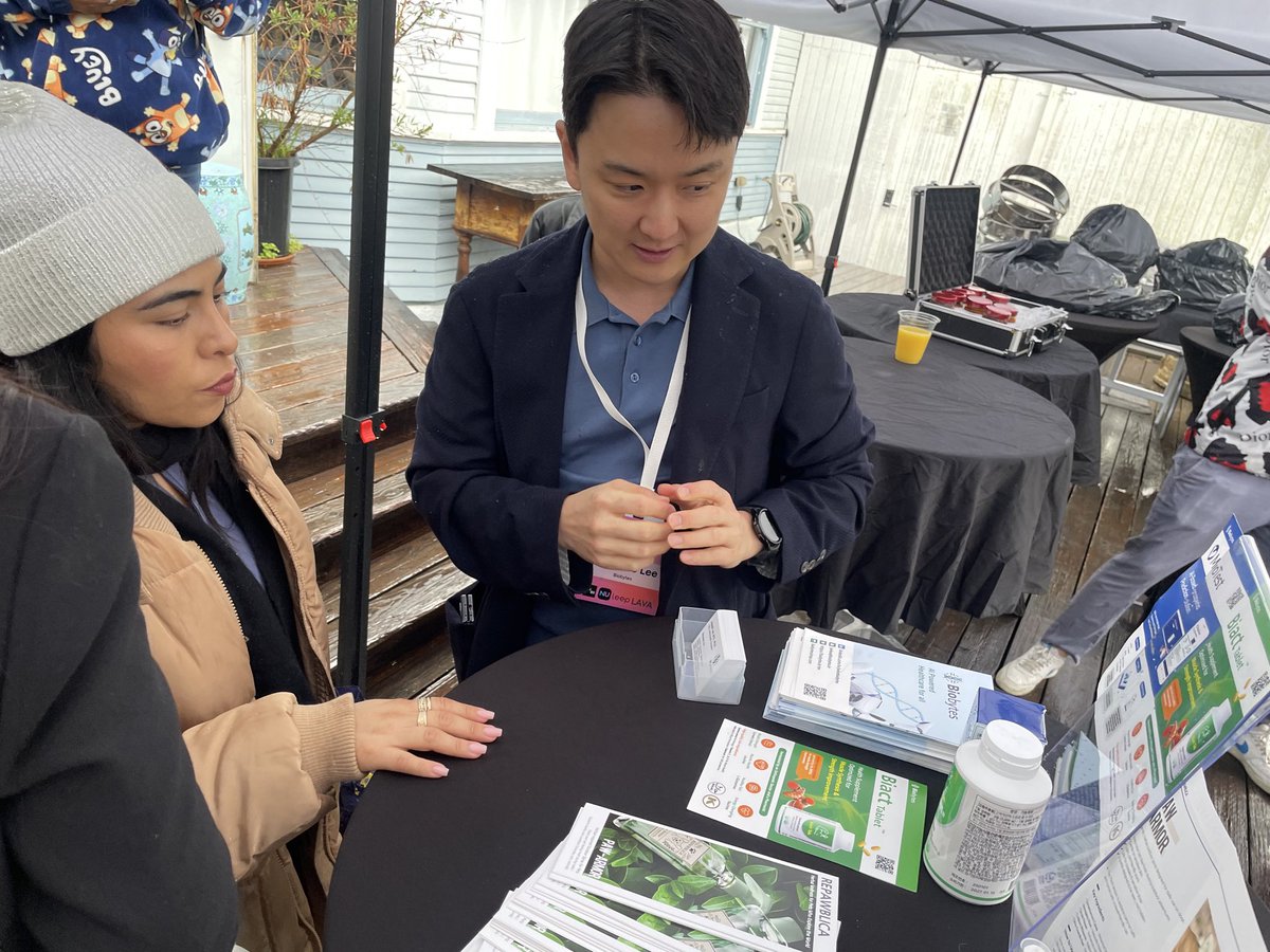 drbiobytes's tweet image. 🇺🇸✨ Won the U.S. Embassy-hosted competition and joined LA Tech Week with top investors and innovators.
Proud to represent global muscle health innovation from Korea. 💪🌍
#BioBytes #MyoTest #Sarcopenia #LATechWeek #HealthTech