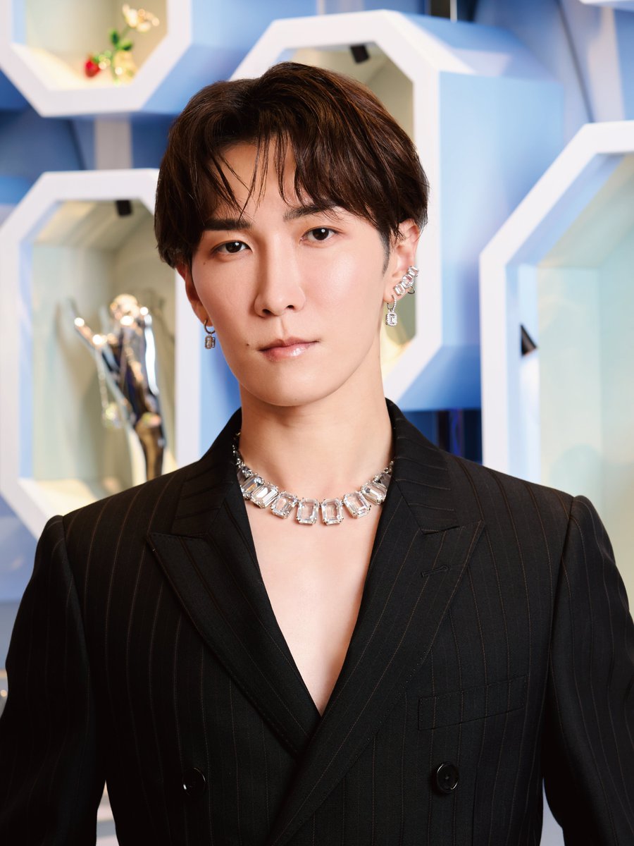 【💎情報解禁💎】
#渡辺翔太 初の単独ラジオ番組オンエア📻˖.𖥔 ݁

『J-WAVE SELECTION SWAROVSKI SPARKLING MOMENTS』

放送は11月下旬、ホリデーシーズンを予定🎄  
詳細は追ってお知らせします。
どうぞお楽しみに！

📩 番組ではメッセージを募集中 ✨  

⋱ こんな内容をお待ちしています ⋰