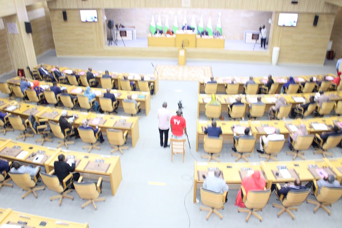 L’Assemblée nationale adopte une révision partielle de la Constitution

Lire la suite :
adi.dj/index.php/site…