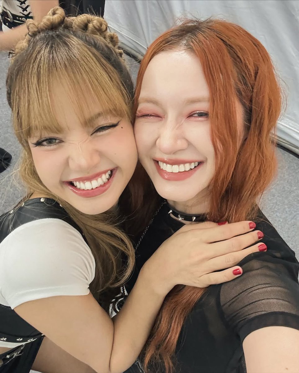 PortalLalisa's tweet image. 📲 @jibbierubie (maquiadora) via Instagram com LISA.
🔗instagram.com/p/DQTazovj3G_/…
#LISA #리사 #ลิซ่า #LALISA #LISAXALTEREGO