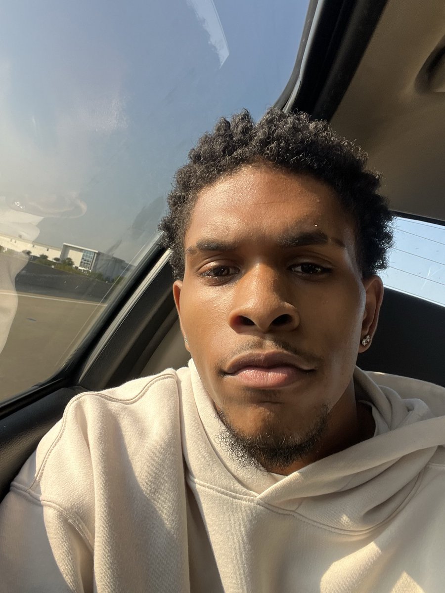 kanegotyouhook's tweet photo. Some people just got that look… I guess I’m people. #dallas #XCommunity #foryou #smooth #Confidence https://t.co/EJb5lx7yGV