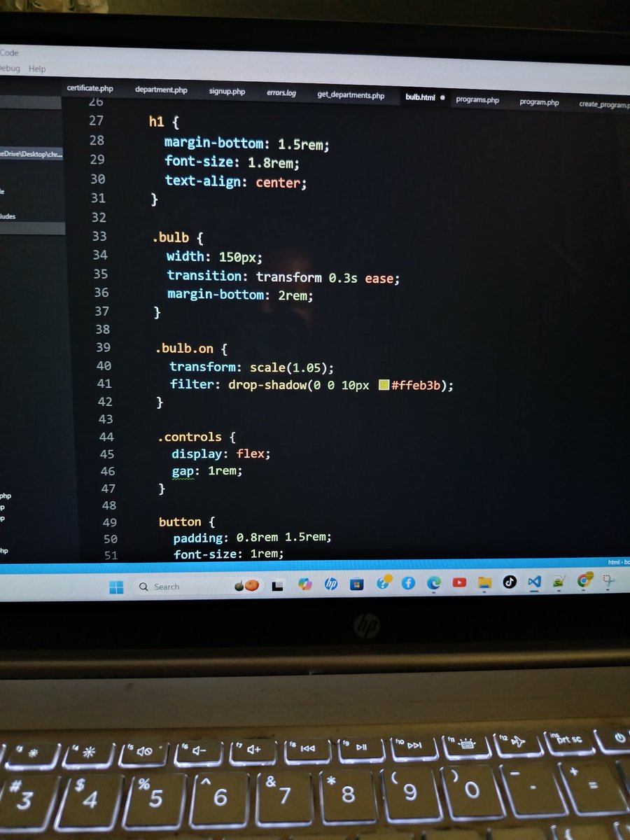codekinda's tweet image. CSS for my bulbs (on/off)