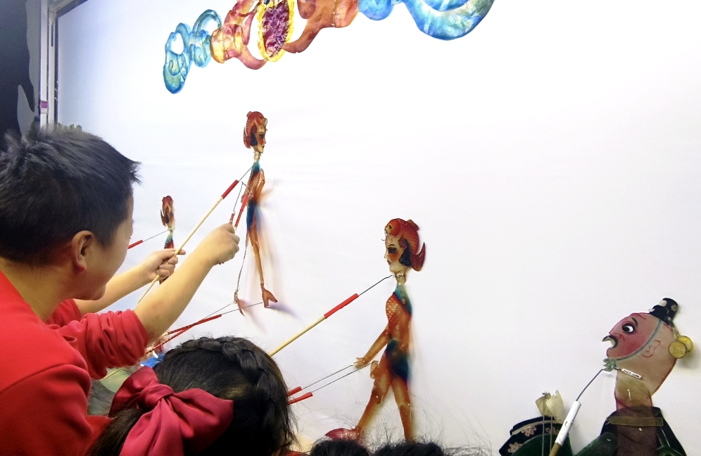 DailyBeijing's tweet image. Prepare to be dazzled! #China&apos;s first shadow puppet play for children based on #GrandCanal folklore, successfully premiered at the Beijing&apos;s Tongzhou District Culture Center. #shadowpuppet