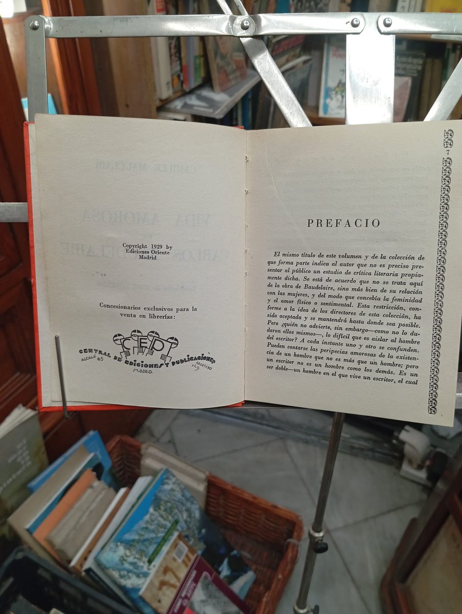 Vida amorosa de Carlos Baudelaire. (Camille Mauclair, crític literari i artístic, deixeble de Mallarmé, va publicar aquest assaig el 1927, on s’endinsa en les intimitats de Baudelaire)  #llibredeldia #librodeldia #livredujour #bookoftheday #llibres #libros #books #llibresegonamà