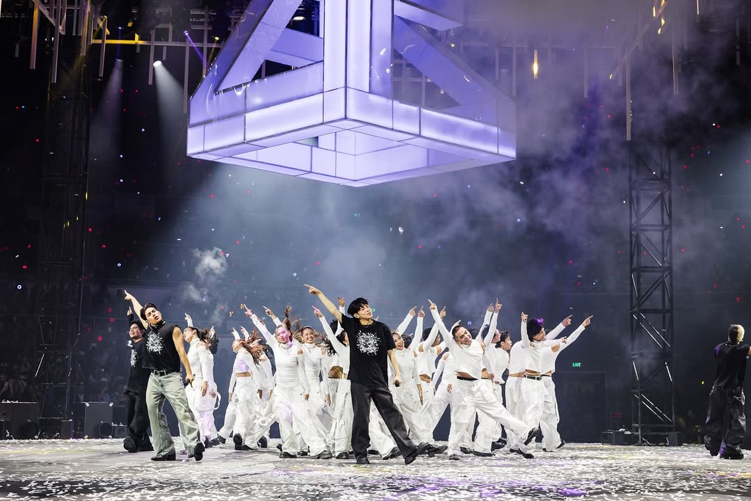 gmanews's tweet image. CONGRATULATIONS AND HAPPY 7TH ANNIVERSARY, MAHALIMA! 🔥💙

P-pop Kings SB19 are overflowing with gratitude for everyone who’s been part of their journey, following the success of their 7th anniversary concert, “Fast Zone,” held yesterday, Oct. 26, 2025.

&quot;Thank you for being with…