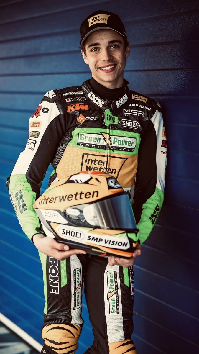 A los buenos dias‼️
Hoy tiene que hacer la mejor carrera de su vida, Noah vencerá. 

#Motogp