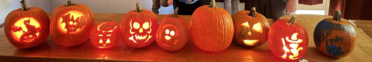 IAM8ull's tweet image. Pumpkin Carving with @WoWMerixxa 2025 1 of 2