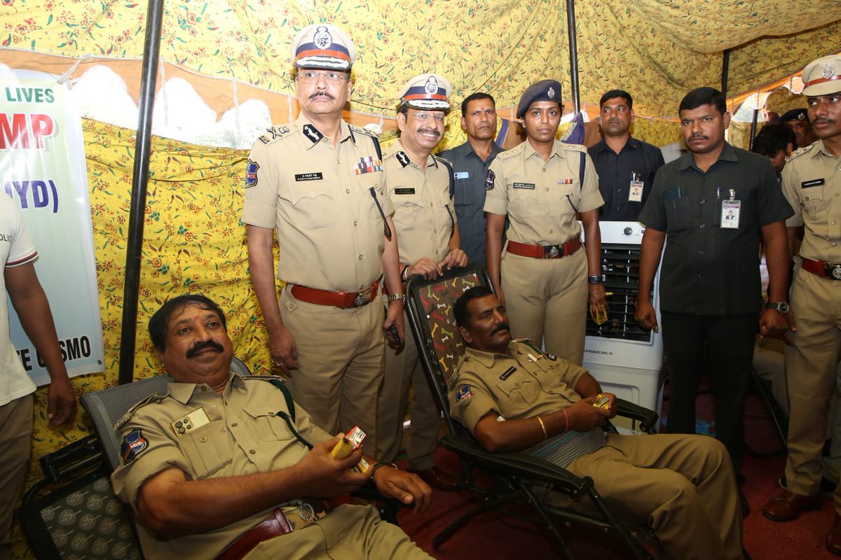 hydcitypolice's tweet photo. Service beyond duty. Sacrifice beyond words. 🩸
To honour our Police Martyrs, Hyderabad Police organised a Mega Blood Donation Drive across the city as part of #PoliceCommemorationWeek.
The event, graced by Sri Shivadhar Reddy, IPS
DGP, Telangana @TelanganaDGP and Sri V.C. Sajjanar, IPS, CP HydCity @SajjanarVC stands as a heartfelt tribute to those who laid down their lives in the line of duty.
#HyderabadPolice #EveryDropCounts #TributeToMartyrs