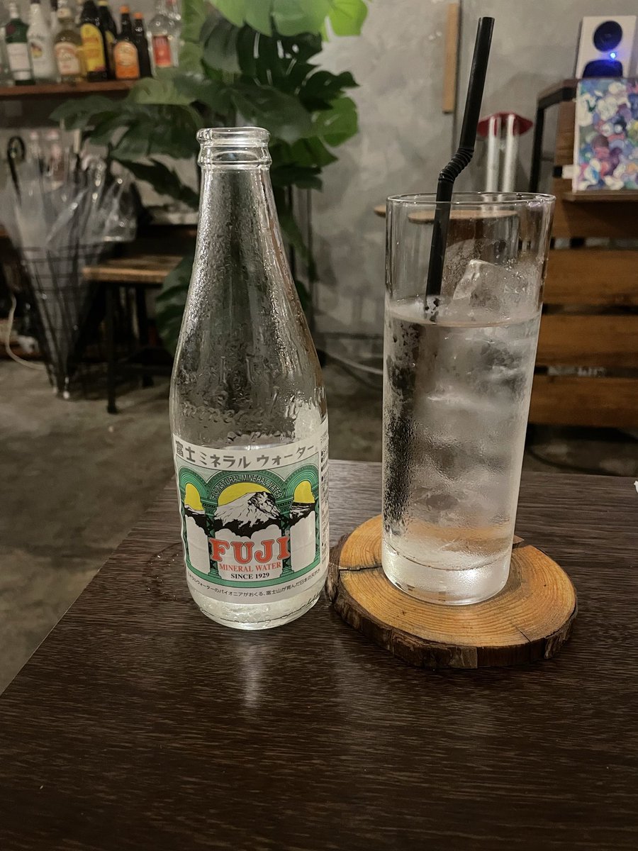 CaffeineCafe10's tweet image. 瓶から飲む水は特別美味しい💦
#コーヒー #コーヒー好きな人と繋がりたい #cafe #カフェ #お菓子 #お菓子作り #ケーキ #料理 #料理好きと繋がりたい #チョコレート #スイーツ #パン #お弁当