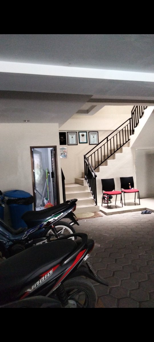 SopoakuAku's tweet photo. bernostalgia, ini tempat pertama kali aku berani bersama suami masuk dunia alter yg nakal ini hehehehe
Ada yg tau ini tempat parkir dimana ???๐คซ๐คญ #alter #pasutri #pasutrifantasy #pasutricuckold #pasutriswinger #fantasy #pasutrijogja #istri #istri #seturan #kosteklusif https://t.co/NI9UBDwpUD