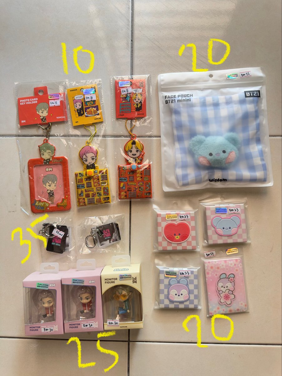 bangtanHIMANG's tweet photo. [HELP RT] thankyou

READY STOCK‼️
NEW SEALED ITEM‼️

Postage RM8wm 

Dm to order
Please help me RT, thankyou! 
#pasarBTS 
@pasarBTS
@BTSMarketMY 
@BTStrading_MY https://t.co/OkQd9abjw9