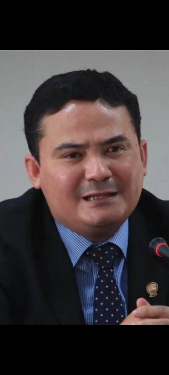 monymm2025's tweet photo. Exigimos la destitución de Freddy Orellana @OJGuatemala 

#DestituciónFreddyOrellana https://t.co/FAdldJva7z