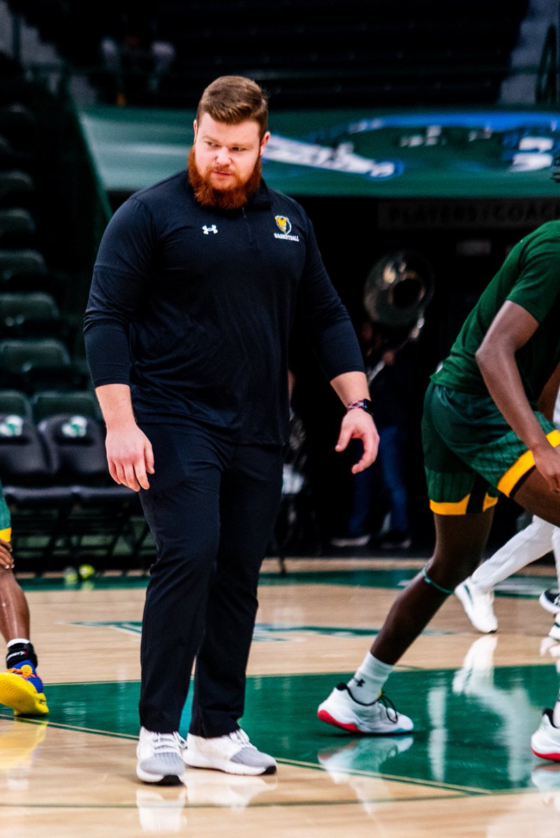 Happy birthday to the do it all Strength Coach <a href="/DanielShaver1/">Daniel Shaver</a> 💪#LionUp