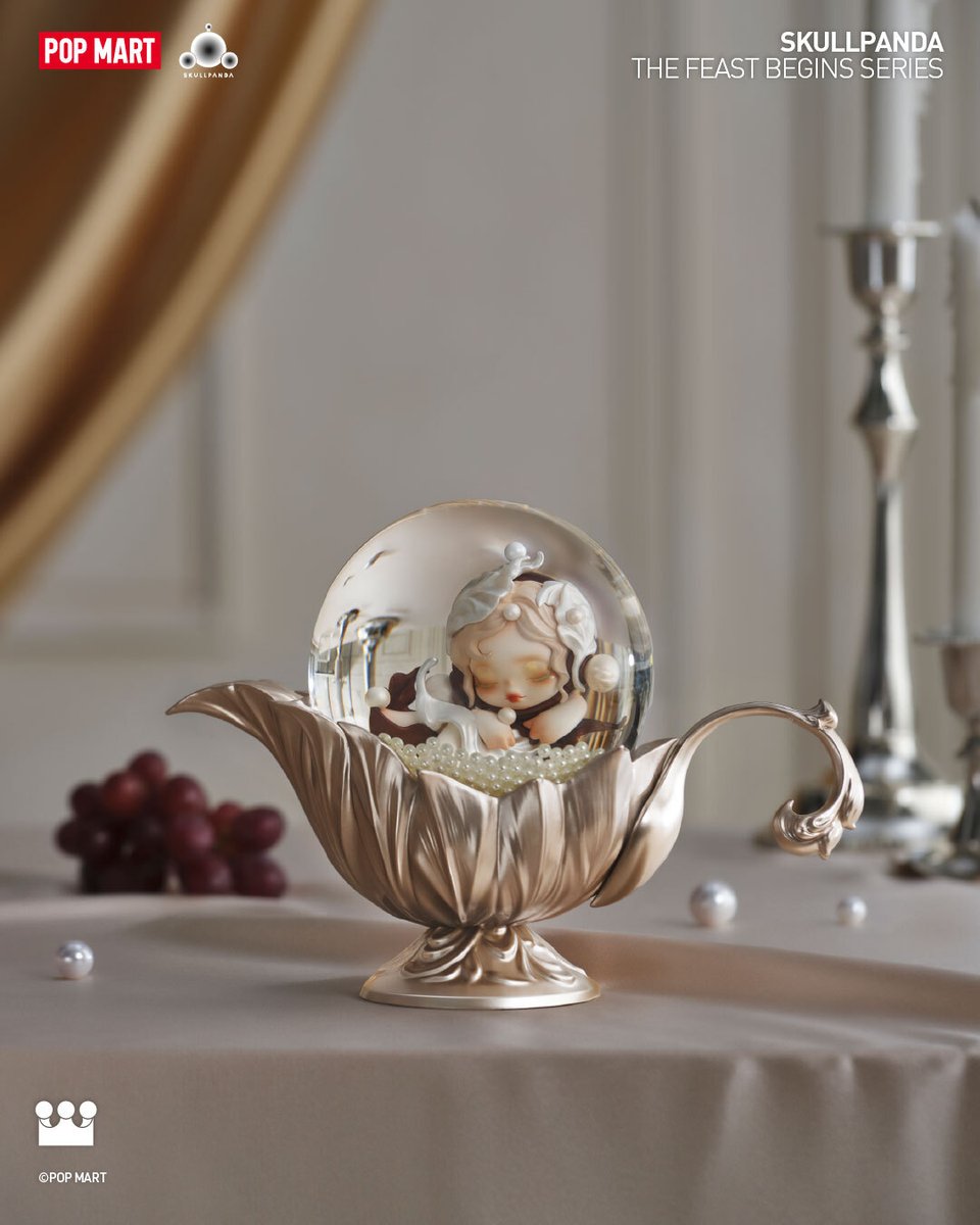 SKULLPANDA THE FEAST BEGINS SERIES - MINI BAG / THE SUGAR TONGS / PASSPORT COVER / MULTIFUNCTIONAL PENDANT SET / CRYSTAL BALL

Take your seat at SKULLPANDA's table.

✅ Available 10/31

#POPMARTUS #popmart #skullpanda #feast #accessories #bags #pendants