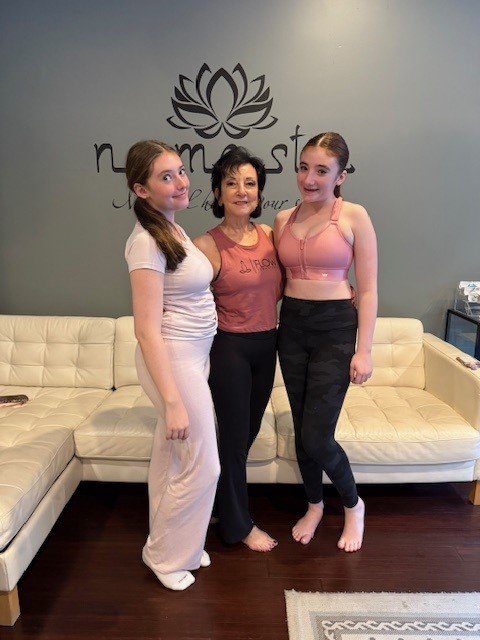 PrincetonNPsych's tweet photo. So happy to be a part of this Breast Cancer Awareness fundraiser at FlowYoga studio in Hohokus, today! https://t.co/rSNUffSFDi