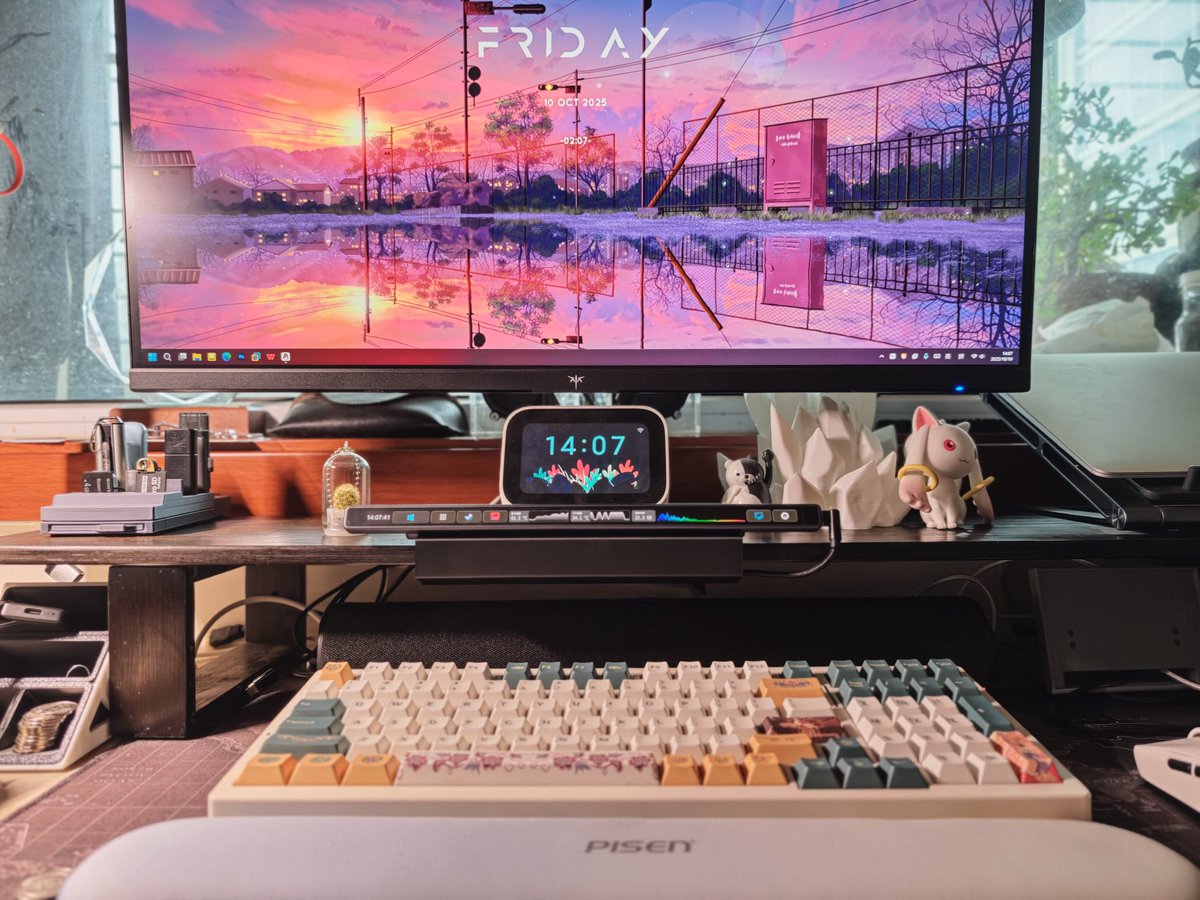 eniacelec's tweet image. Nice photo from User
#desksetup 
#flexbar
cr:Alice