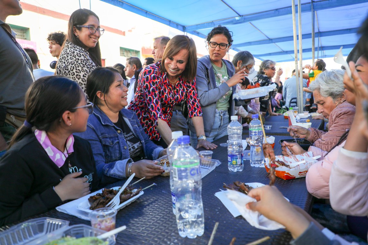 LinceconMalca's tweet photo. Hoy Lince se llenó de sabor y alegría con el 2.º Festival del Sabor Linceño. 🍲🎶
Una fiesta que impulsa a nuestros emprendedores y une a las familias en torno a lo mejor de nuestra gastronomía.
Desde nuestra gestión, seguiremos promoviendo el talento y el emprendimiento local. https://t.co/KbRTyQzFyA