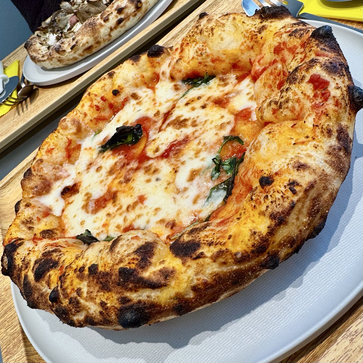 シモキタに新しくできたピザ屋げきうまサイコ〜