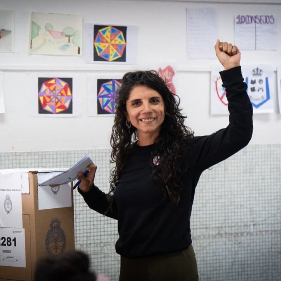 arlinmedrano_'s tweet image. Felicidades a nuestra compañera @Cele_Fierro de nuestro barco (familia) Adara en la @gbsumudflotilla electa Diputada en las elecciones de  Argentina. 
Qué gusto me da ver luz entre la oscuridad del fascismo. Que la lucha siga 🫀