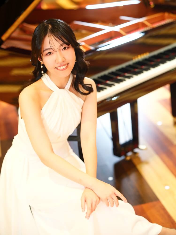 starcla1106's tweet photo. 6期生プロフィール写真③

小山けいと(ヴァイオリン)
鈴木ぴあ乃(フルート)
長尾春奈(クラリネット)
天野穂乃香(ピアノ) https://t.co/vjTc0ejICX