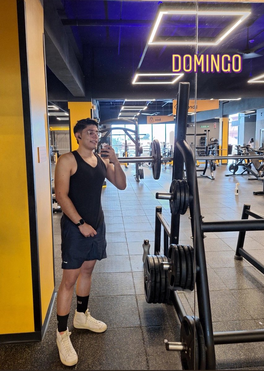 Apilot04's tweet image. 🌊🌊🌊🌊