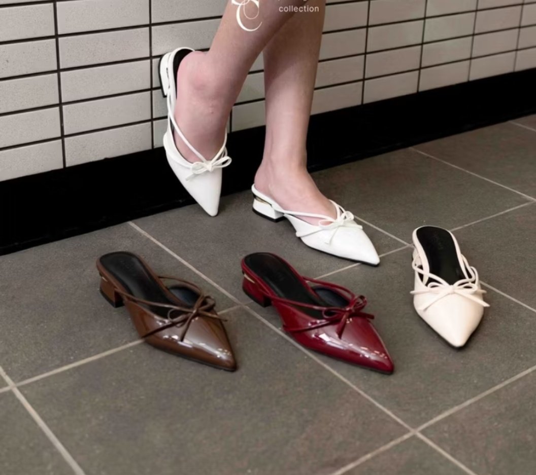 rahmaumi_'s tweet photo. Ini juga lucu dan manis bangeettt, aaaa dilemaaa 😭😭😭
https://t.co/ENiI7AFzOC

#sepatumules #sepatu #heels https://t.co/7QpXpes2rG