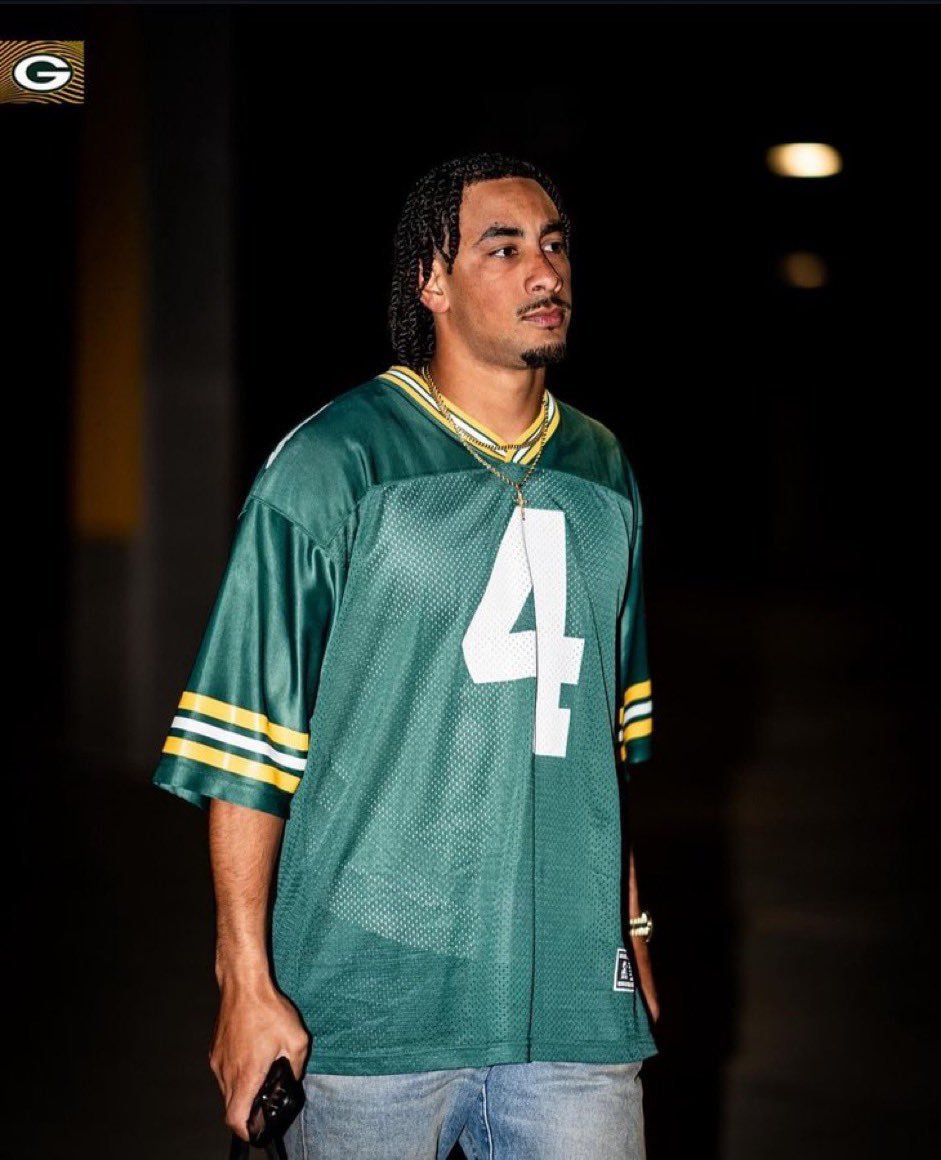 Jordan Love just matched Brett Favre for the most consecutive completions (20) by a Packers QB since 2007.