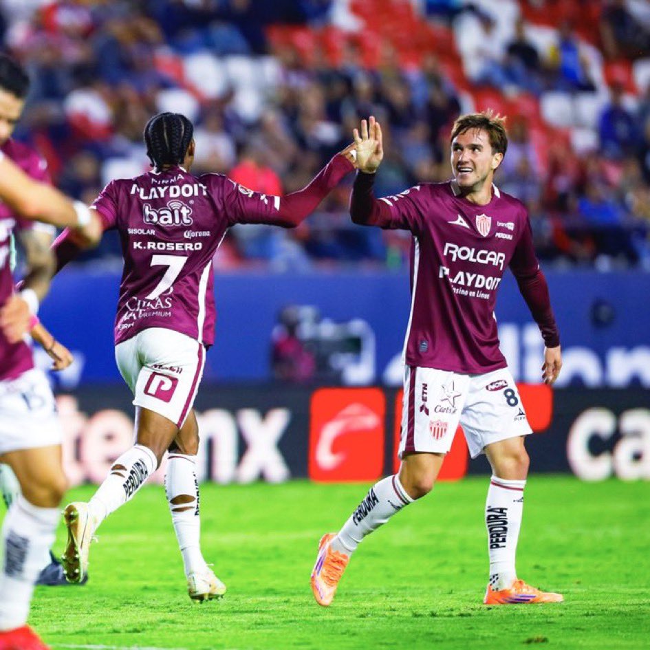 En duelo de siete goles <a href="/ClubNecaxa/">Club Necaxa</a> consiguió un importante triunfo de visita por 3-4 sobre <a href="/AtletideSanLuis/">Atlético de San Luis</a> este domingo en el estadio Alfonso Lastras, por la jornada 15 del Torneo de Apertura 2025 de la <a href="/LigaBBVAMX/">Liga BBVA MX</a>