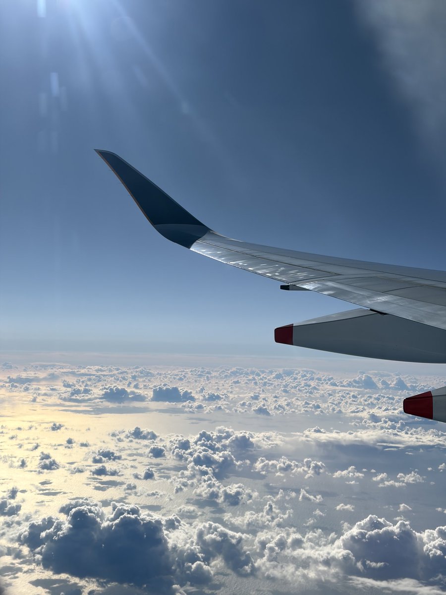 so i download a bunch of shows, i keep said shows in my downloads for my upcoming flight, i get on said flight, i go to the shows i DOWNLOADED (it is in my phone)…

 “Expired”

why do i even pay for netflix.

(+ i was not allowed to watch it in the USA because of region lock)