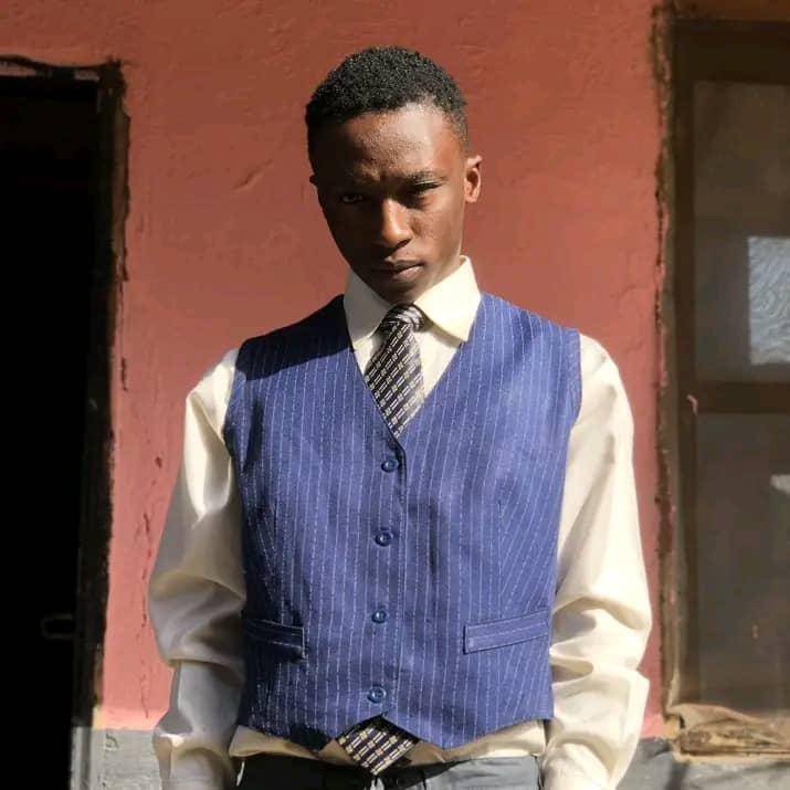 NigeriaStories's tweet image. SHOCKING 😳 
Police arrest UNIJOS student David Nanpon Timmap for k!ll!ng and burying colleague in shallow grave inside his room