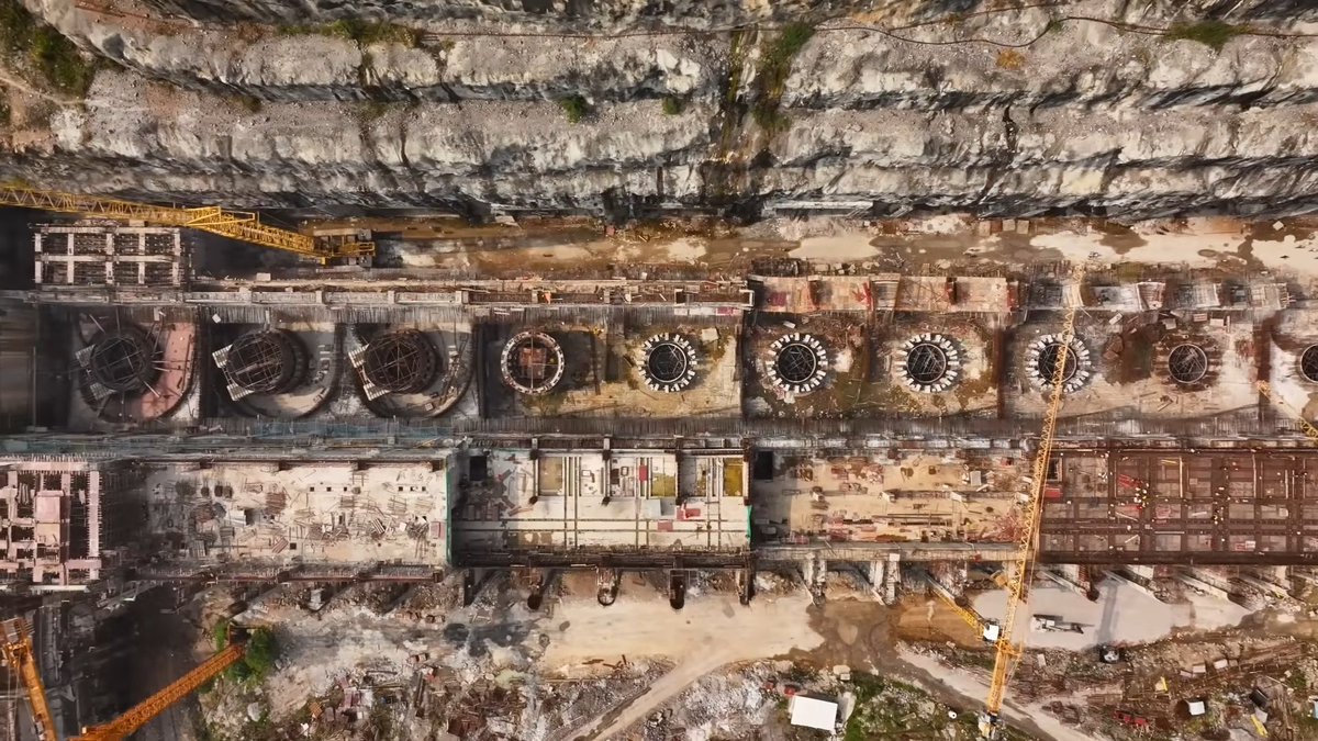 MissionAndhra's tweet photo. ₹45,000 Cr-plus Mega Polavaram Project Targeted for Completion by 2027

•Work progress stands at about 80% with major structures like the buttress dam completed and diaphragm wall underway.  
•Deadline set for end-2027, ideally by June 2027, aligning with the Godavari Pushkaralu festival period.  

@AKNarne @pdsdnn @GloryToNCBN 
#AndhraPradesh #Polavaram #Infrastructure #WaterResources #Development