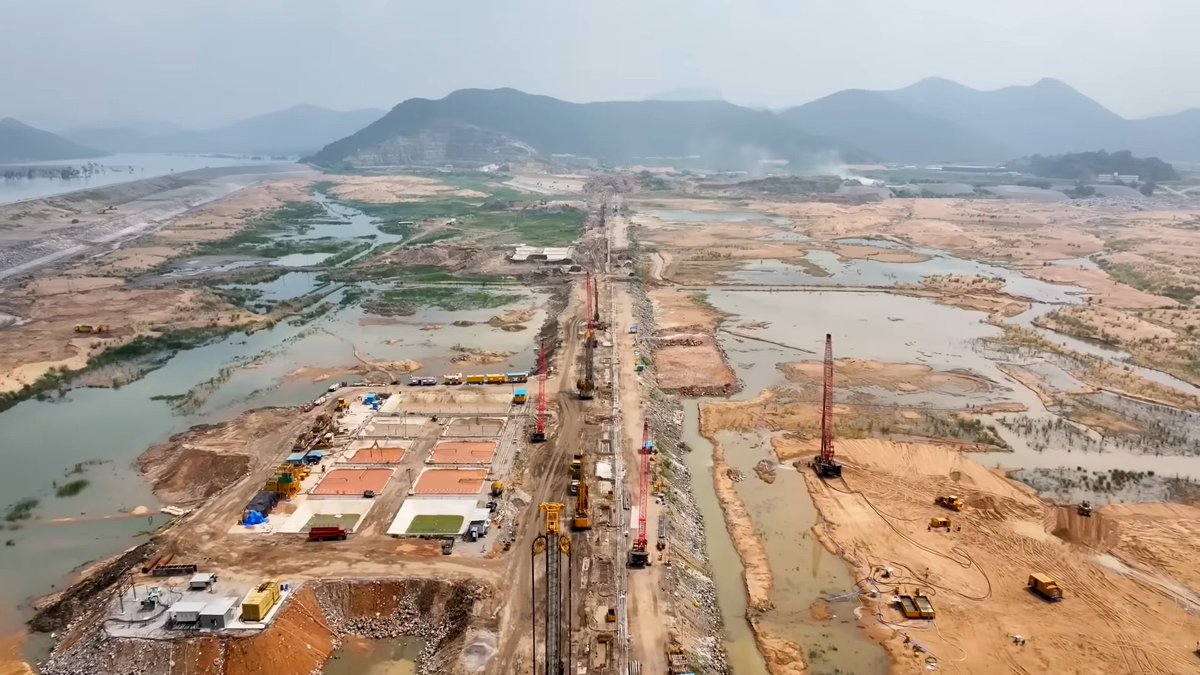 MissionAndhra's tweet photo. ₹45,000 Cr-plus Mega Polavaram Project Targeted for Completion by 2027

•Work progress stands at about 80% with major structures like the buttress dam completed and diaphragm wall underway.  
•Deadline set for end-2027, ideally by June 2027, aligning with the Godavari Pushkaralu festival period.  

@AKNarne @pdsdnn @GloryToNCBN 
#AndhraPradesh #Polavaram #Infrastructure #WaterResources #Development