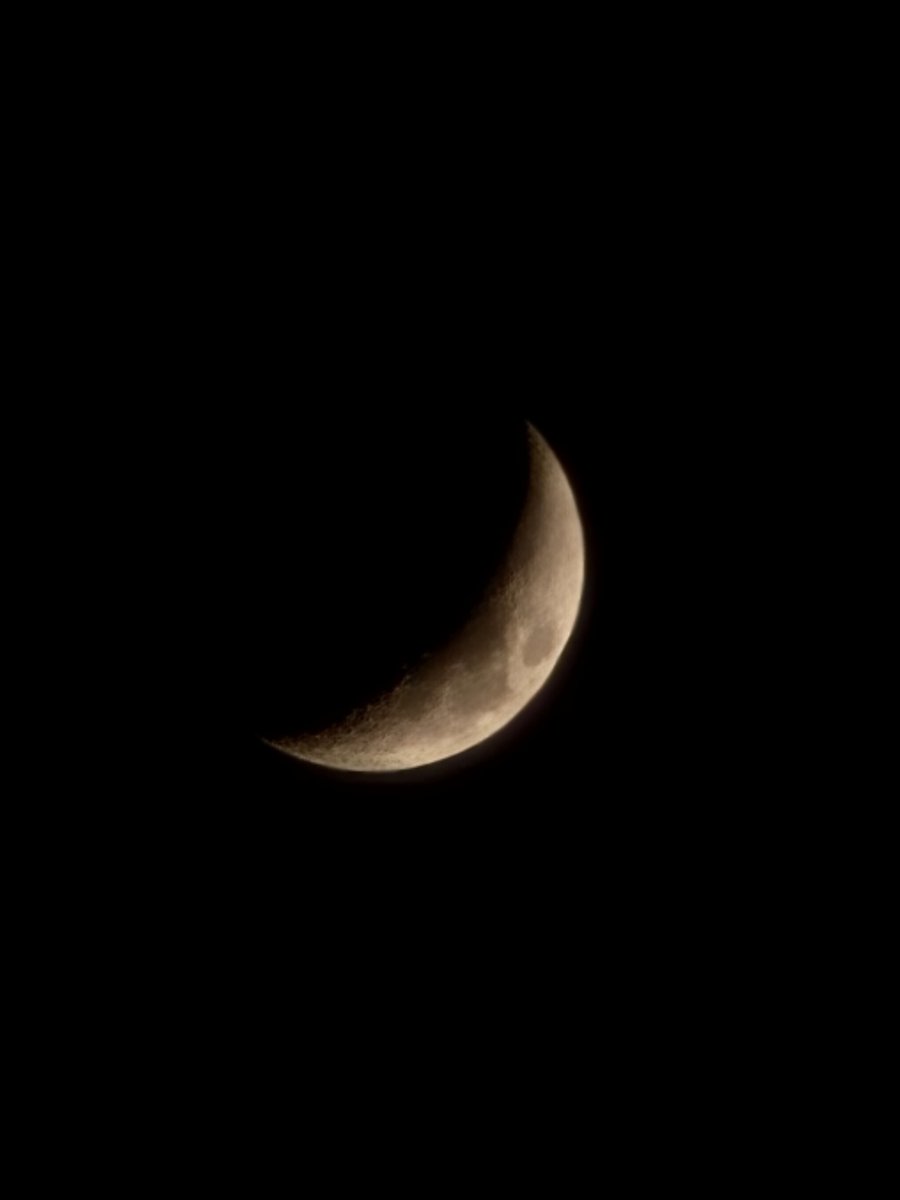 Tonight's Crescent moon. SoCal