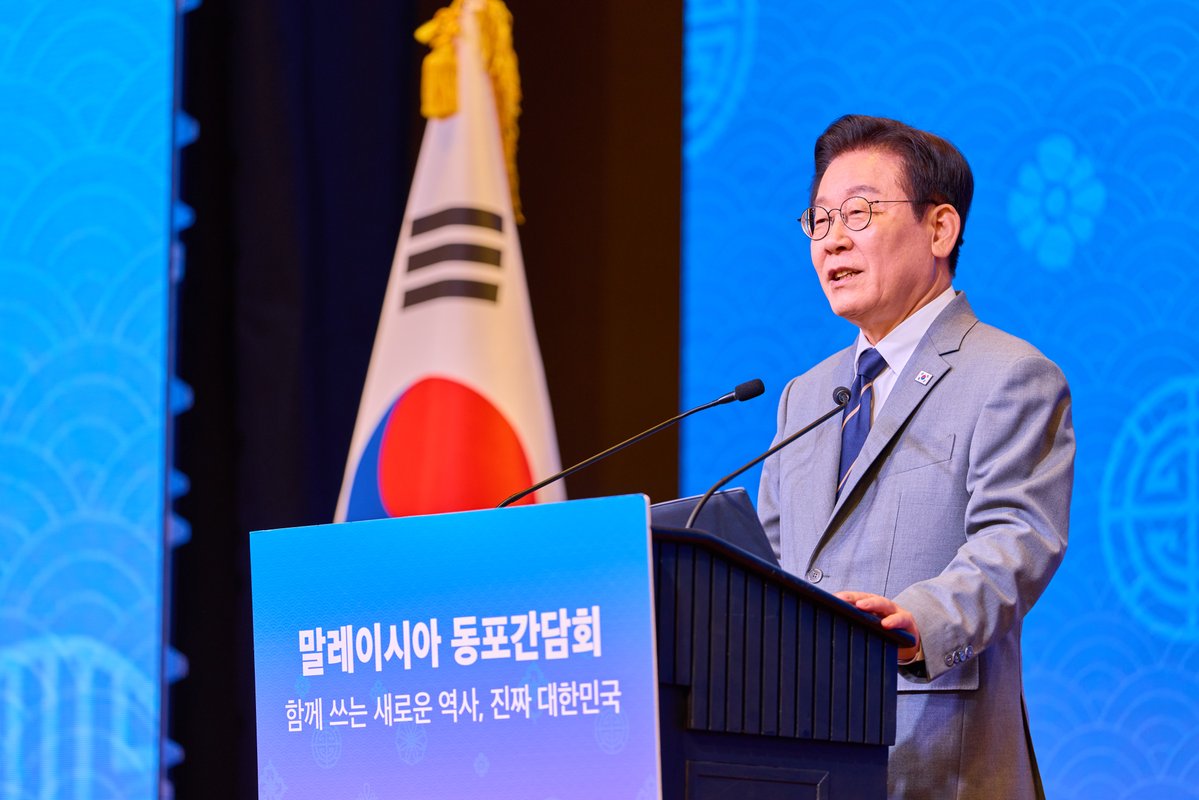 Jaemyung_Lee's tweet image. 대한민국은 전 세계가 주목하는 문화 강국이자 민주주의의 모범국가로 당당히 자리잡고 있습니다. 말레이시아 현지의 한류 열기를 보며 대한민국 국민으로서 큰 자부심을 느낍니다.

세계 어디에 있든 대한민국의 이름을 자신 있게 말할 수 있는, 우리 후손들이 자랑스러워 할 진정한 대한민국을…