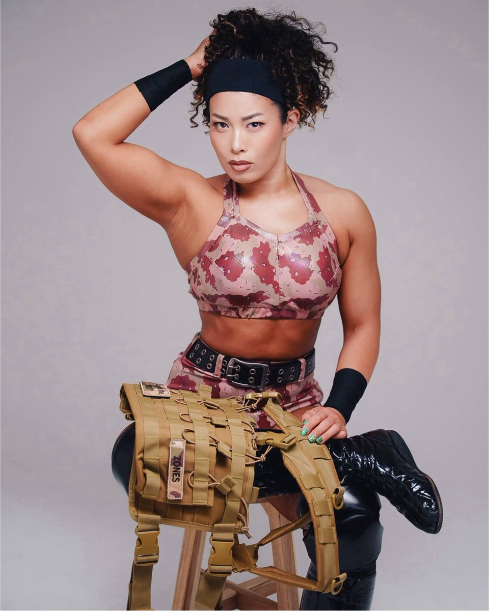 男の子ってこーゆう服装好きでしょ？♡
#プロレスラー #Evo_pw