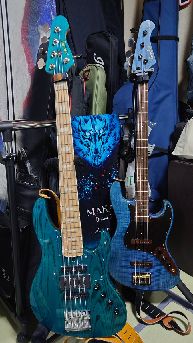 cello_tonin's tweet photo. いろんな楽器に手をだしすぎてシッチャカメッチャカ〜 https://t.co/vxZPJGVKSR