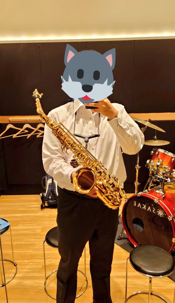 cello_tonin's tweet photo. いろんな楽器に手をだしすぎてシッチャカメッチャカ〜 https://t.co/vxZPJGVKSR